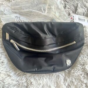 Lululemon City Adventure  Black Belt Bag 2.5L